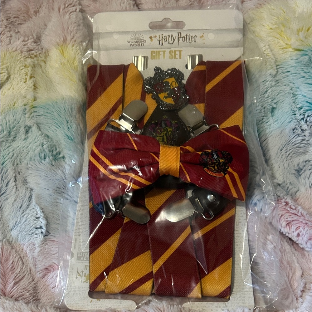 Harry Potter Kids Suspenders and Bow Tie Set - Maroon and Gold
